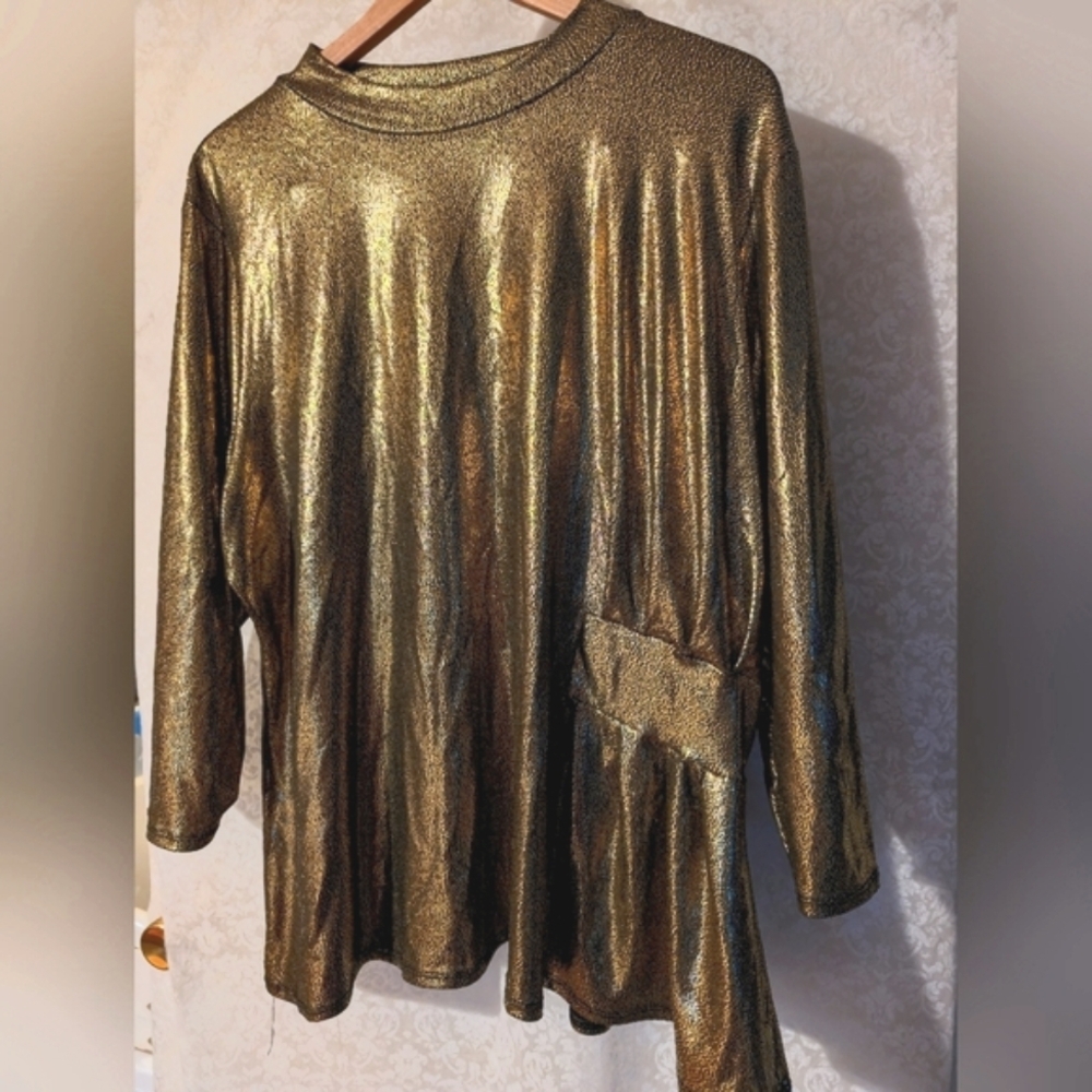 Metallic Gold Womens 2XTop‎ by Love + Luxe